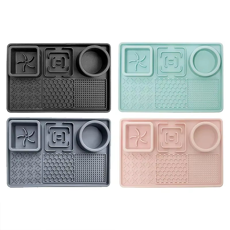 Silicone Pet Licking Mat for Dogs Cats Dog Slow Feeders Dogs Cats Slow Food Bowls with Suction Cup Yogurt Peanut Food Placemat